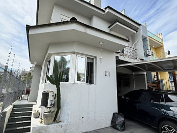 Casa sobrado 03 dormit�rios